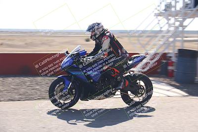 media/Nov-03-2025-Lets Ride (Mon) [[4d74c1c4d3]]/B Group/Grid/